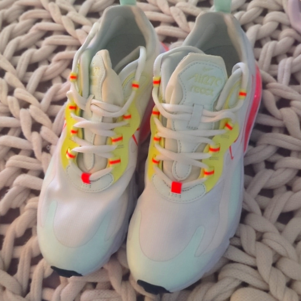 Barely Worn Nike Airmax 270 React, Size 8 - image 1